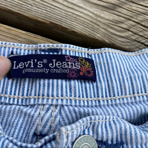 Levi’s Striped Denim Shorts - Picture 2 of 5